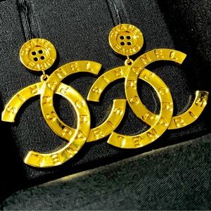Chanel button earrings CC 2020 dangling earrings size XL 2inch